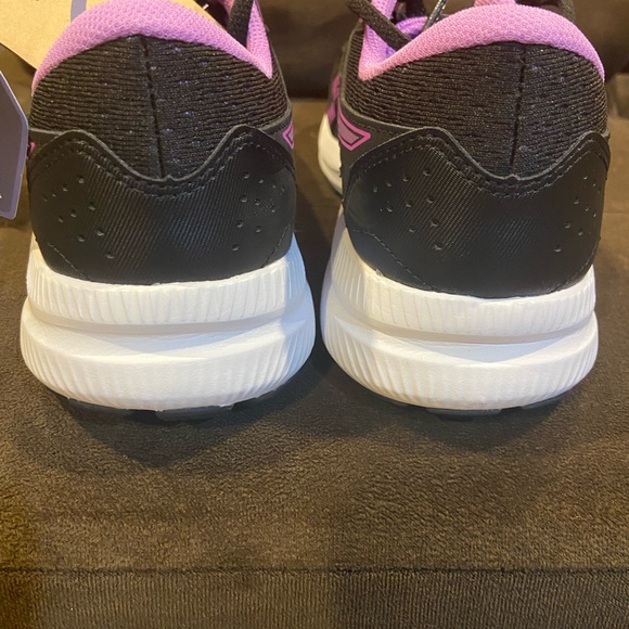 BNWTs in box ASICS - Picture 8 of 11